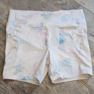 Powerhold By Fabletics Women's Pastel Patterned Bike Shorts W/Pockets Size 4X